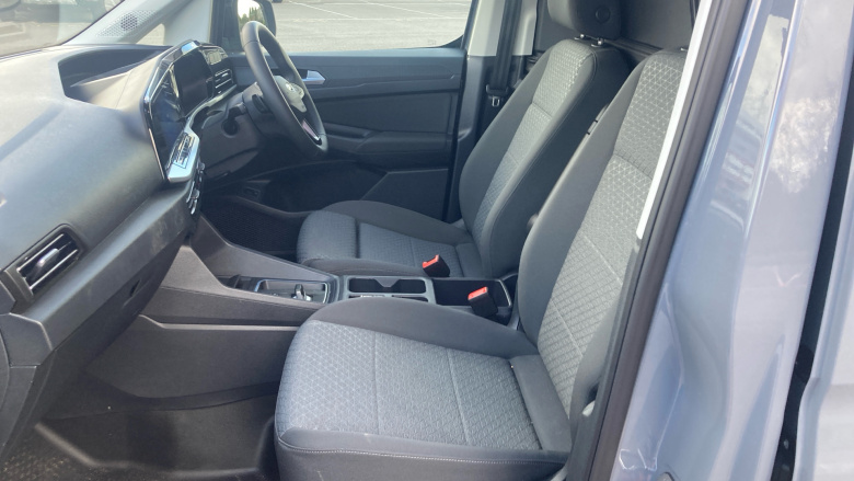 Ford Transit Connect 250 L2 Petrol 1.5 EcoBoost PHEV 150 Limited Van Auto